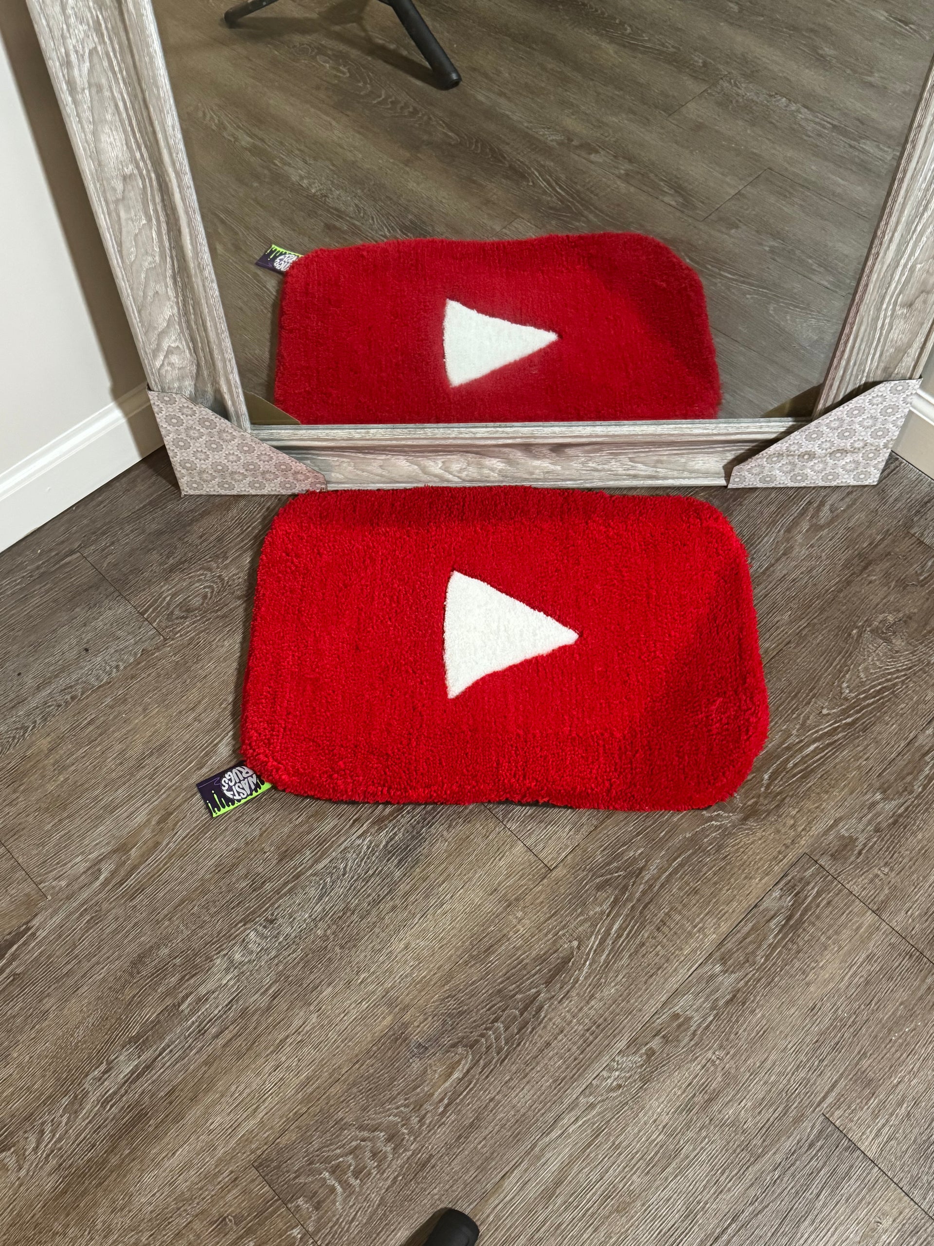 YOUTUBE PLAY BUTTON